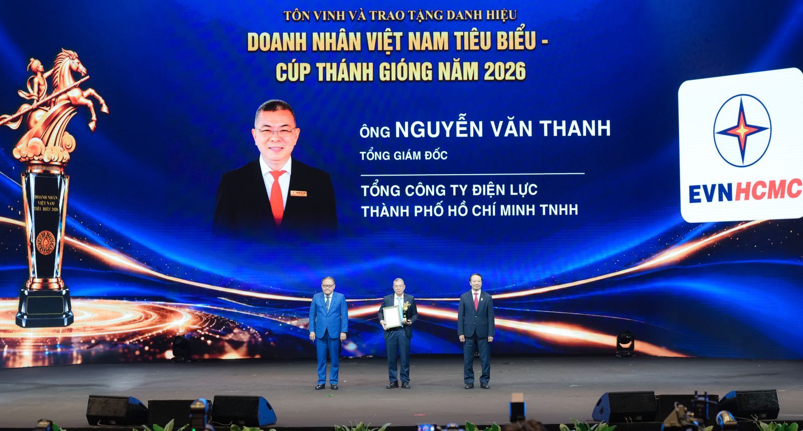 Tổng Giám đốc EVNHCMC được vinh danh 