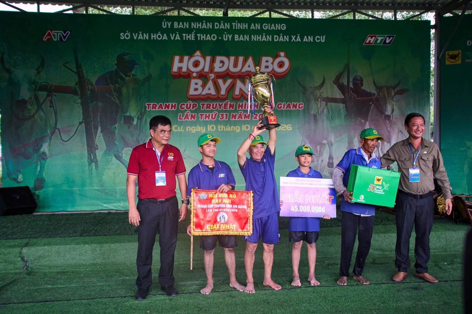 Bình Điền góp sức gìn giữ và lan tỏa giá trị văn hóa Hội đua bò Bảy Núi- Ảnh 2.
