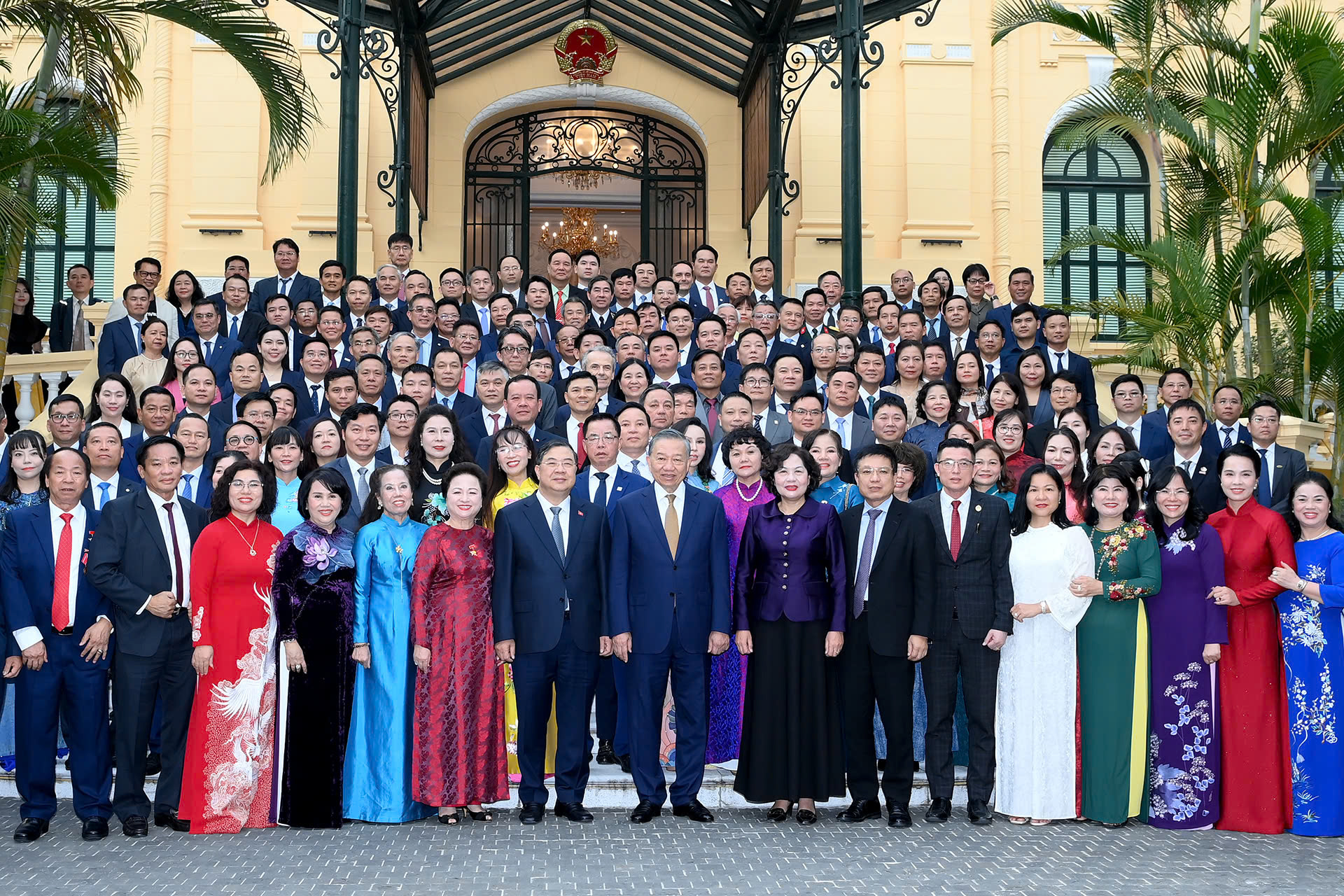 Chính phủ kiến tạo, doanh nghiệp tiên phong thúc đẩy tăng trưởng- Ảnh 2.