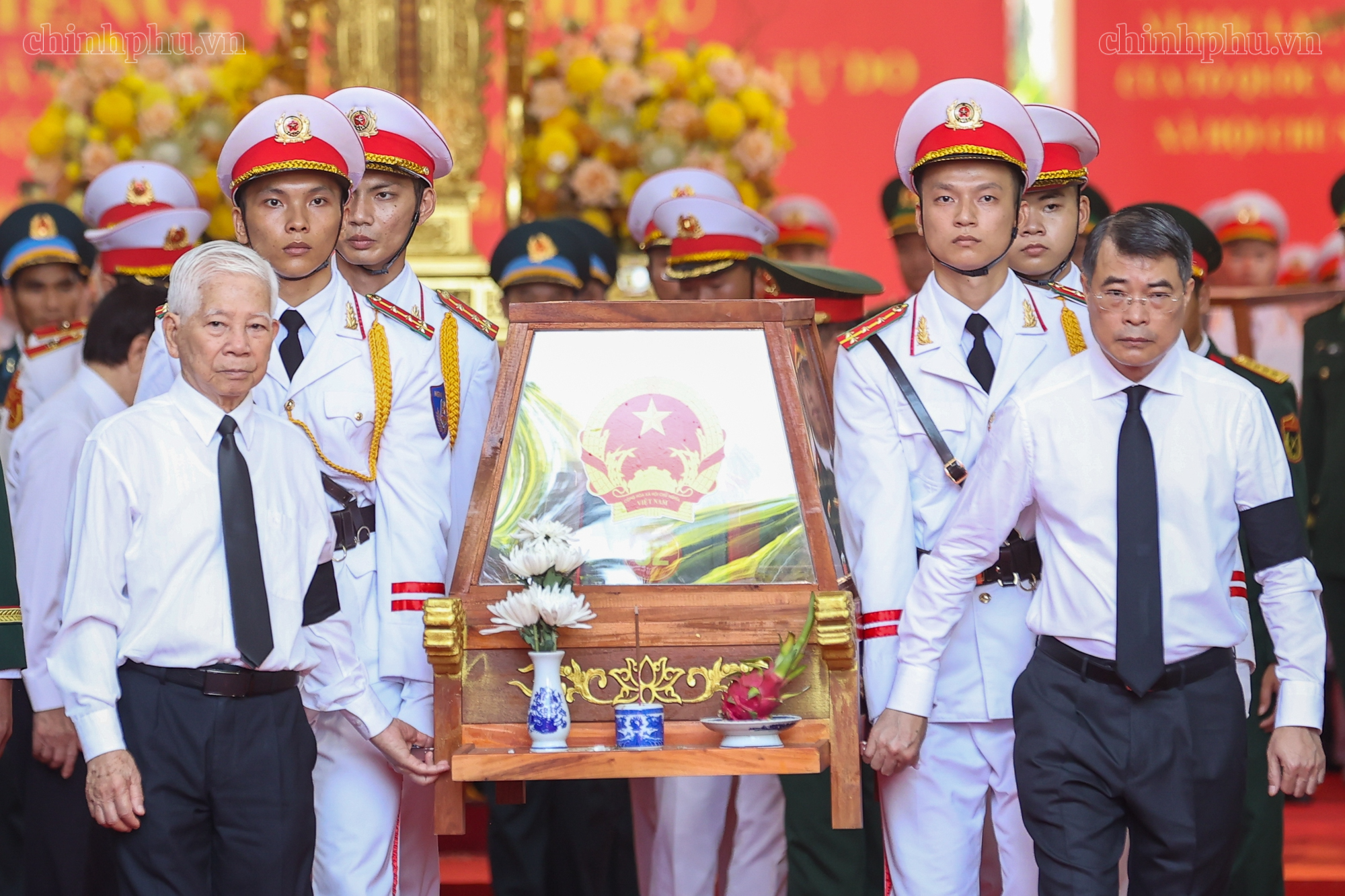 Trang nghiêm lễ viếng, truy điệu và an táng 731 hài cốt liệt sĩ tại TPHCM- Ảnh 14.