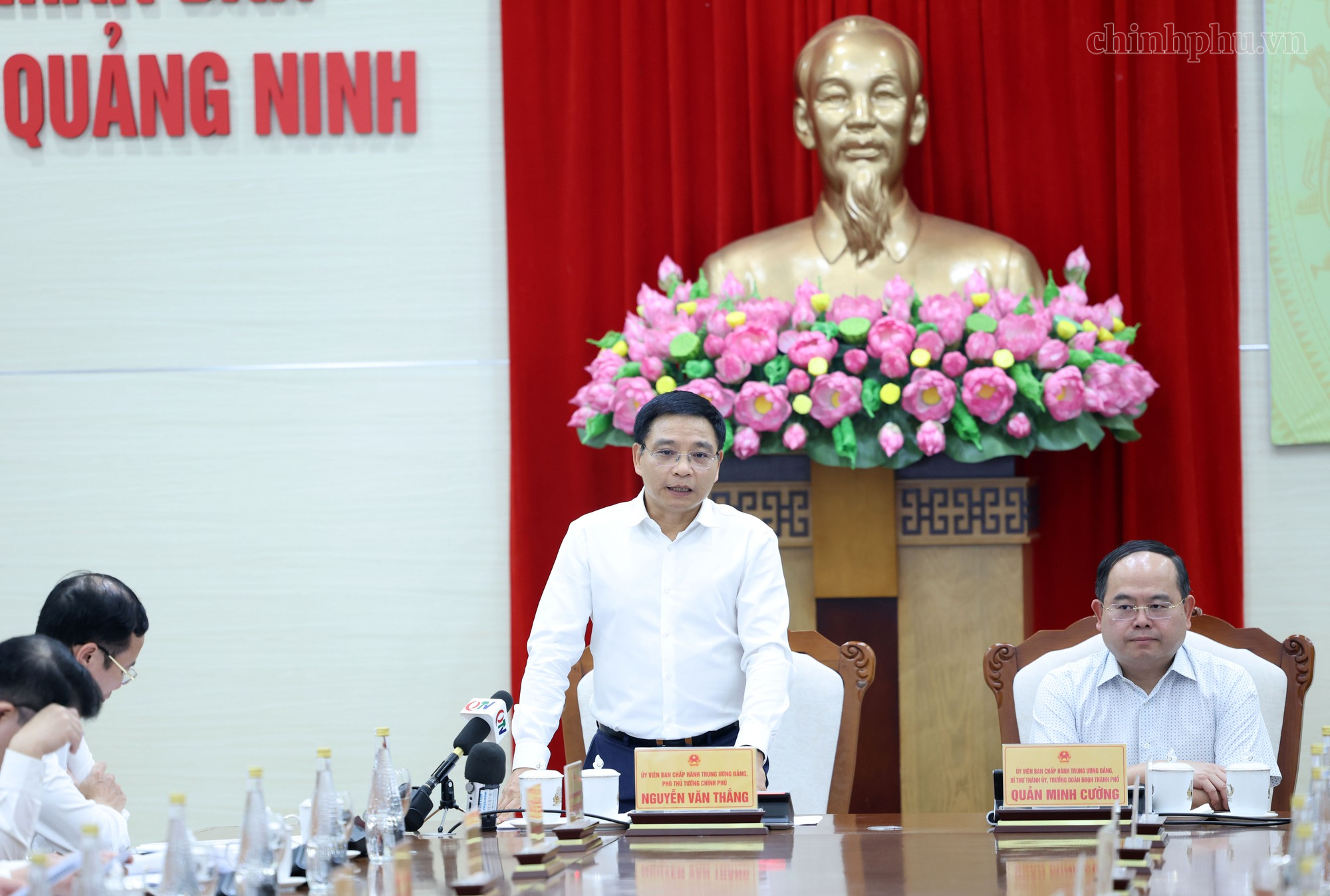 Phó Thủ tướng Nguyễn Văn Thắng: Quảng Ninh cần tiếp tục duy trì đà tăng trưởng kinh tế ở mức cao- Ảnh 7.