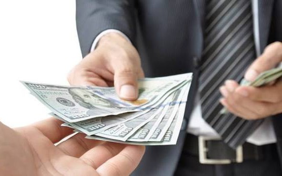 Lương nước ngoài chuyển về tài khoản Việt Nam có phải nộp thuế?