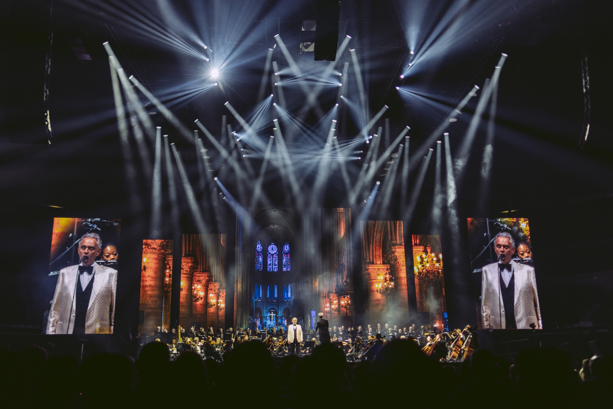 Danh ca huyền thoại Maestro Andrea Bocelli lần đầu đến Việt Nam- Ảnh 2.
