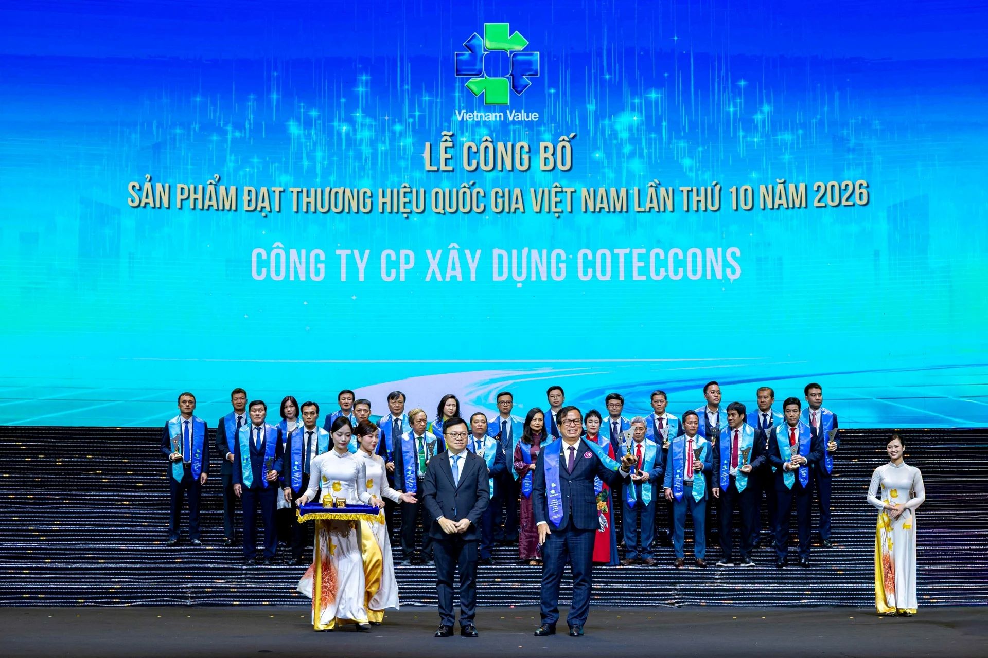 Coteccons lần thứ hai được vinh danh Thương hiệu quốc gia Việt Nam: Khẳng định năng lực nhà thầu Việt- Ảnh 1.