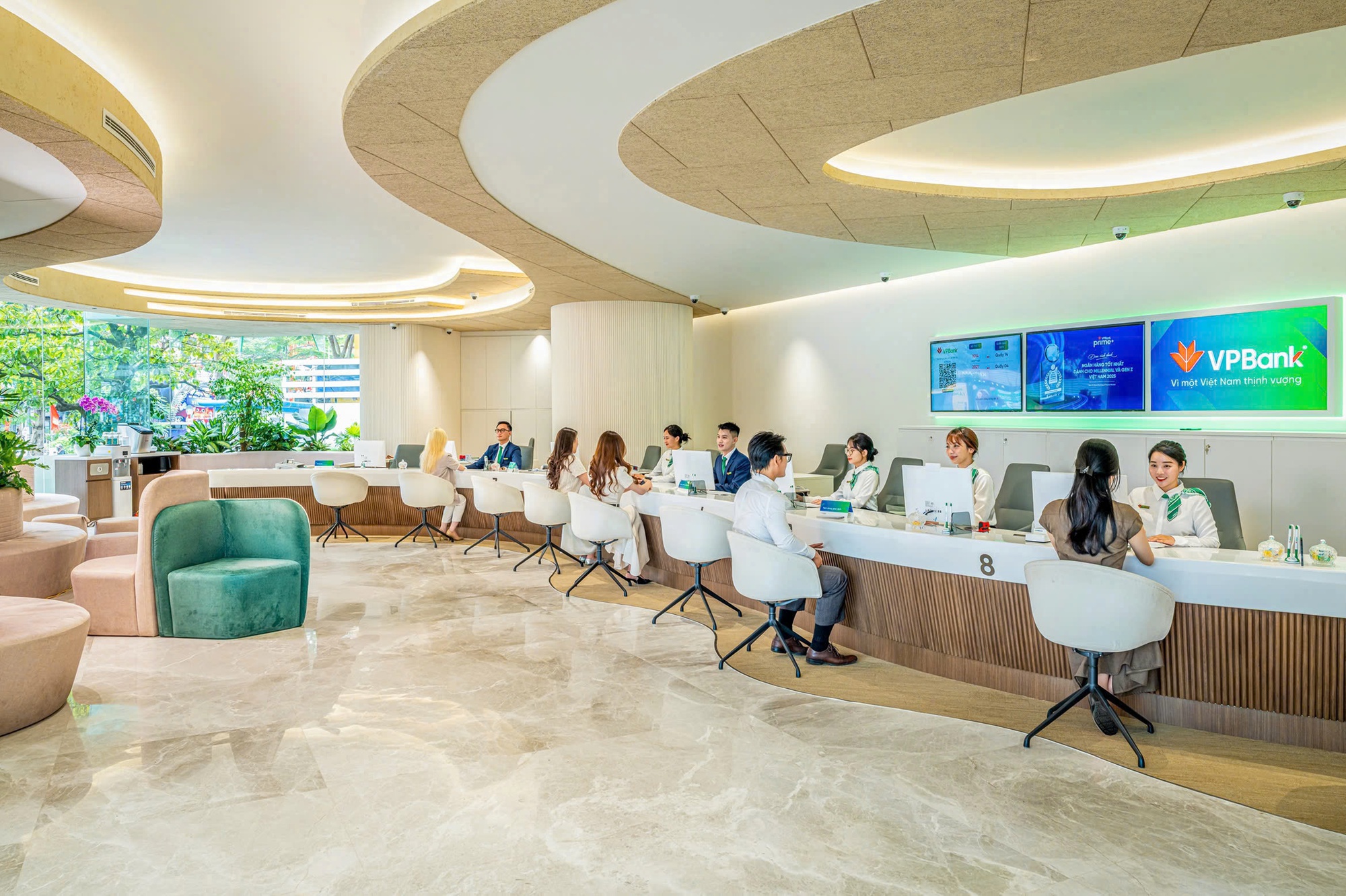 VPBank hoàn thiện hệ sinh thái tài chính, mở rộng phục vụ hơn 40 triệu khách hàng- Ảnh 1.
