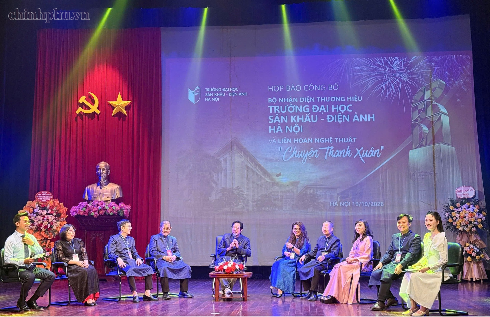 Gắn kết Nhà trường với nghệ thuật, thúc đẩy phát triển công nghiệp văn hoá - Ảnh 2.