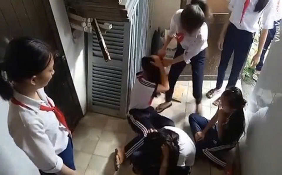 Bạo lực học đường - Bài 1: Nhà trường không chỉ dạy chữ, quan trọng hơn là phải dạy người- Ảnh 1.