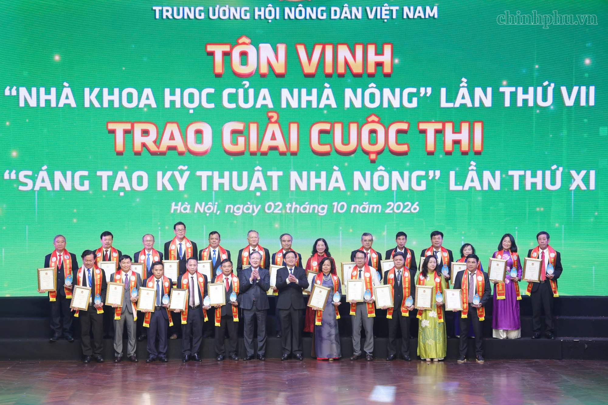 Tôn vinh 42 nhà khoa học của nhà nông, trao 24 giải nông dân sáng tạo- Ảnh 1.