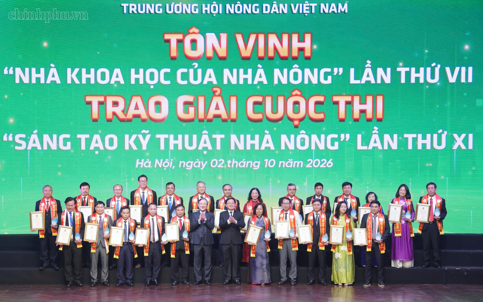 Tôn vinh 42 nhà khoa học của nhà nông, trao 24 giải nông dân sáng tạo