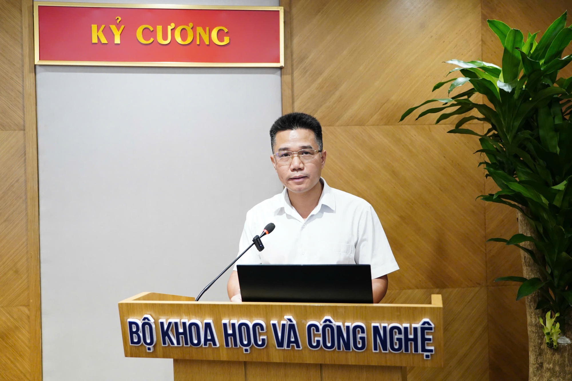 Hơn 5 tỷ bưu gửi mỗi năm: Đặt ra yêu cầu đổi mới quản lý bưu chính- Ảnh 1.