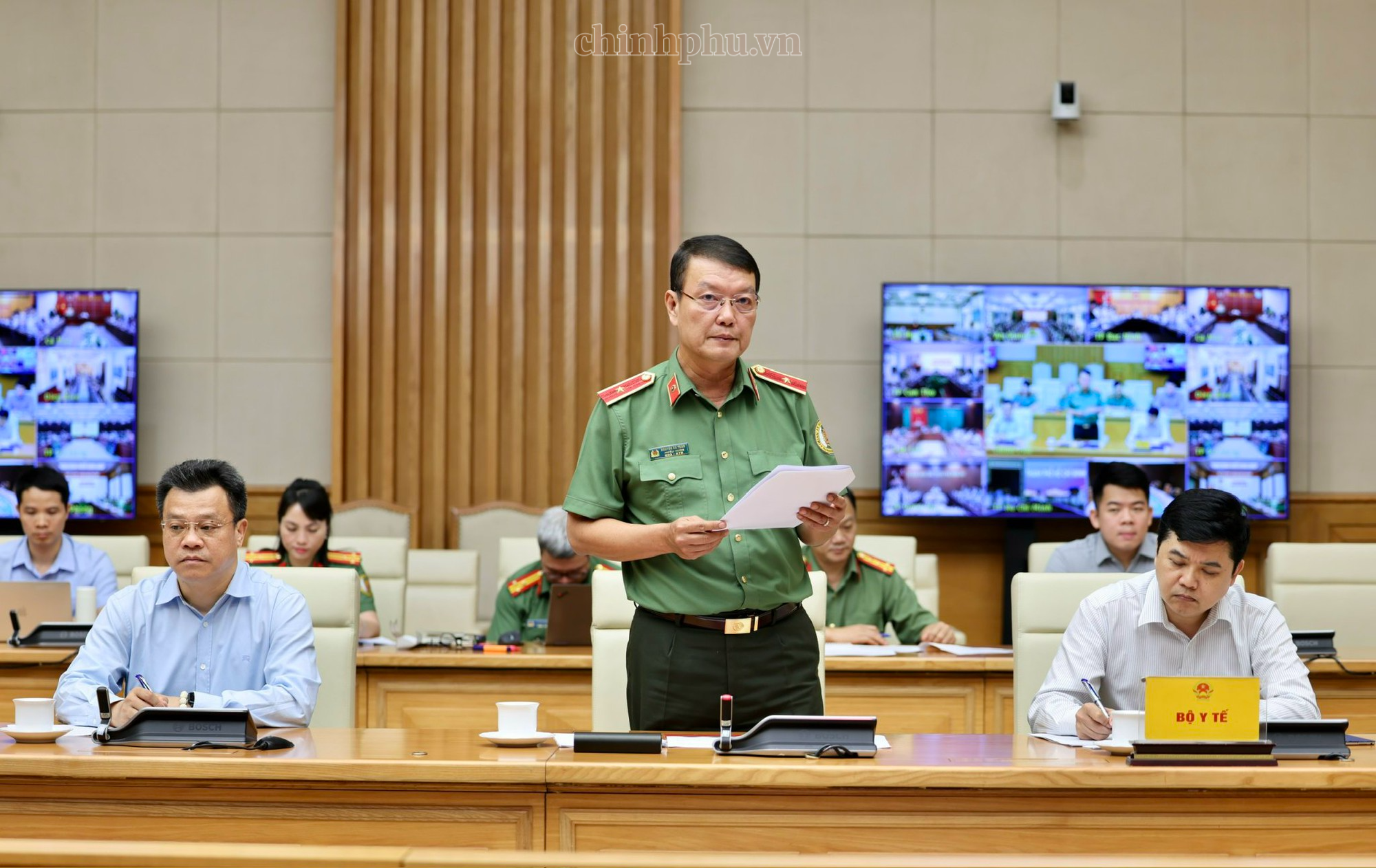 Phó Thủ tướng Thường trực: Bảo đảm tuyệt đối an ninh, an toàn, tạo thuận lợi nhất cho hàng không- Ảnh 6.
