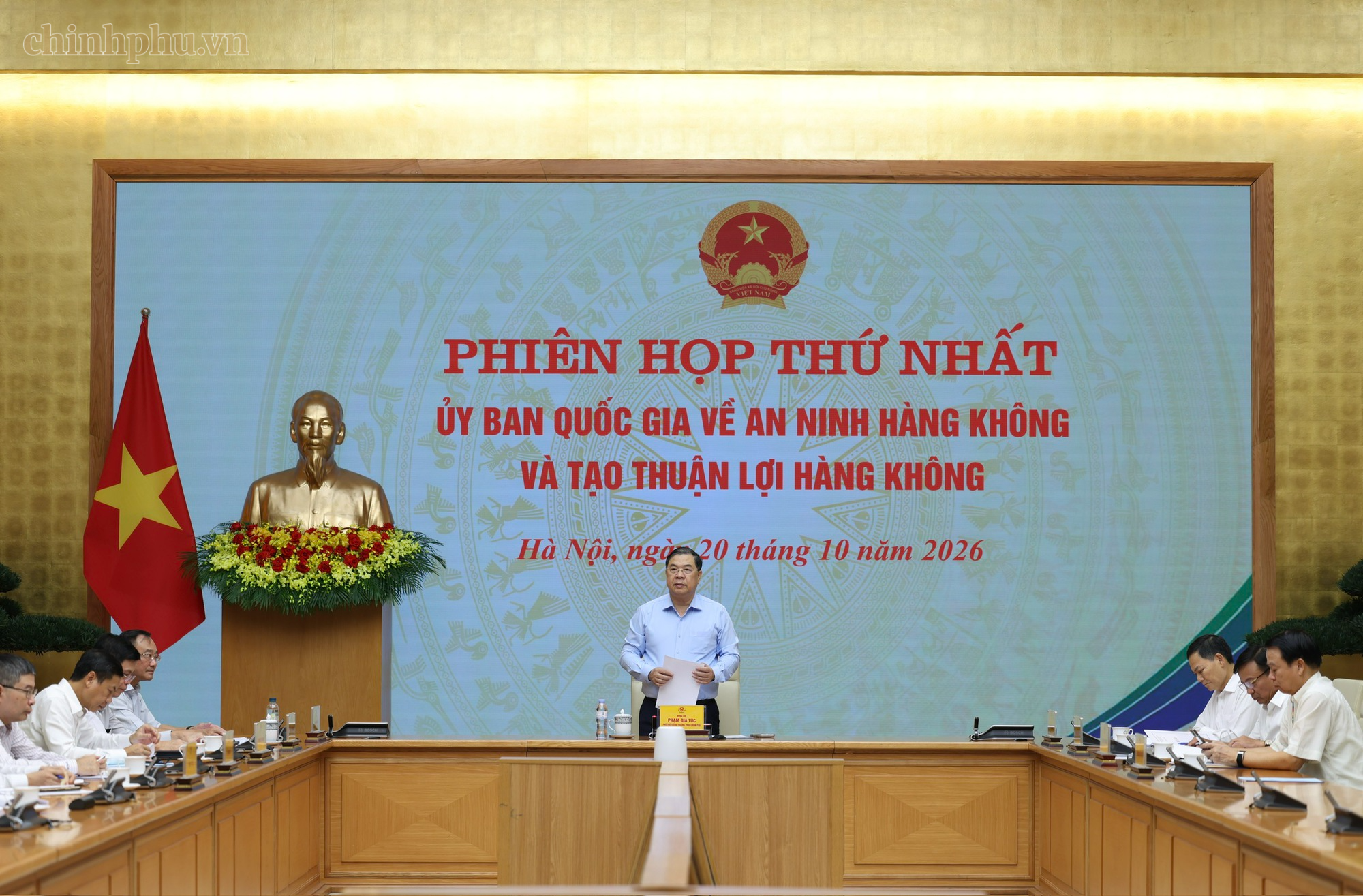 Phó Thủ tướng Thường trực: Bảo đảm tuyệt đối an ninh, an toàn, tạo thuận lợi nhất cho hàng không- Ảnh 8.