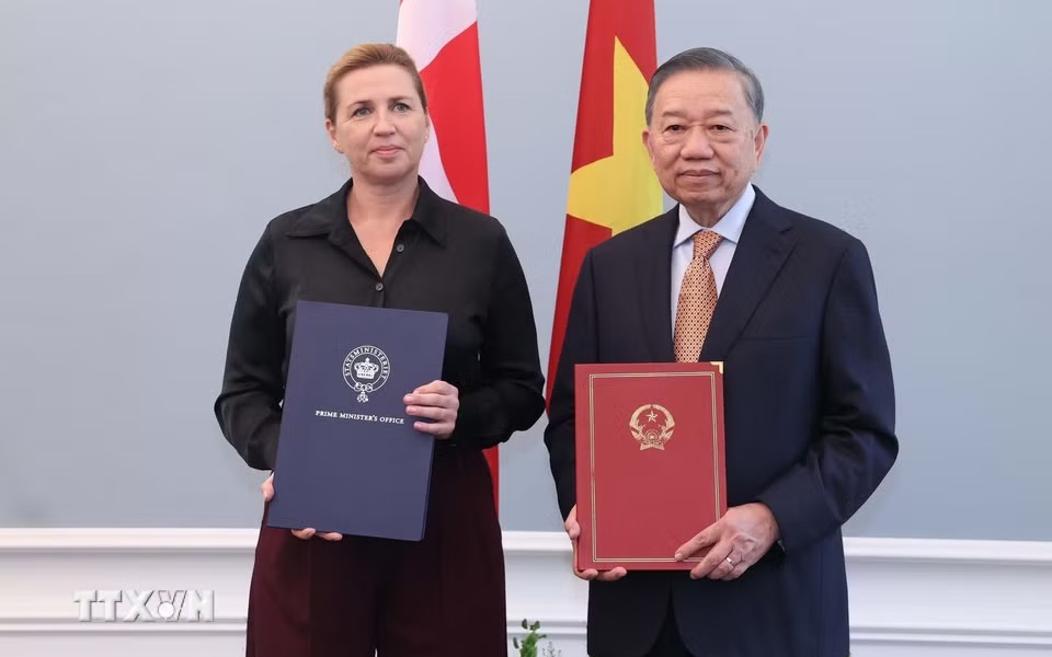 TUYÊN BỐ CHUNG VỀ VIỆC THIẾT LẬP QUAN HỆ ĐỐI TÁC CHIẾN LƯỢC TOÀN DIỆN GIỮA NƯỚC CỘNG HÒA XÃ HỘI CHỦ NGHĨA VIỆT NAM VÀ ĐAN MẠCH