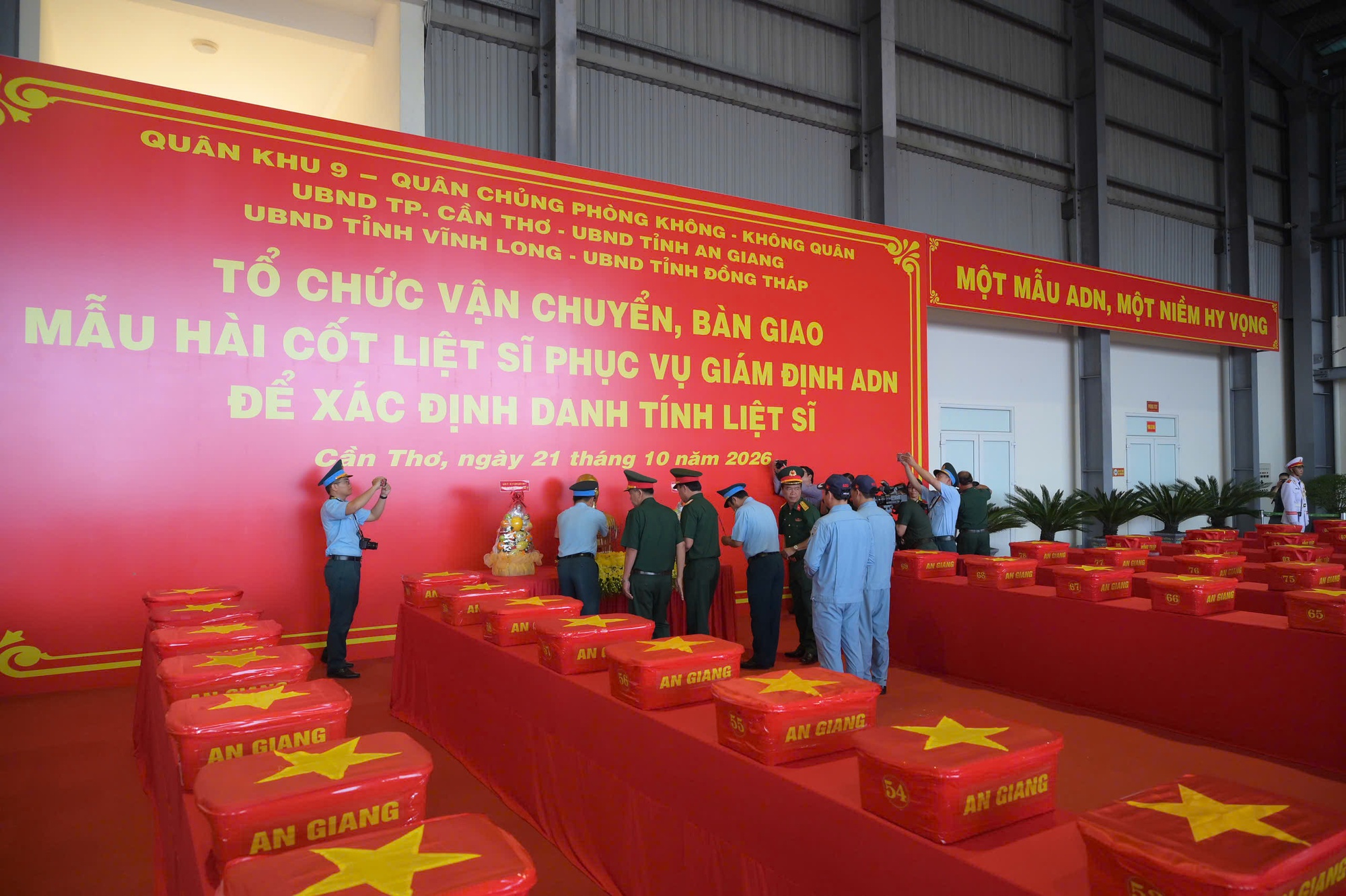 Quân khu 9 hoàn thành lấy mẫu sinh phẩm hài cốt liệt sĩ sớm gần 7 tháng- Ảnh 3.