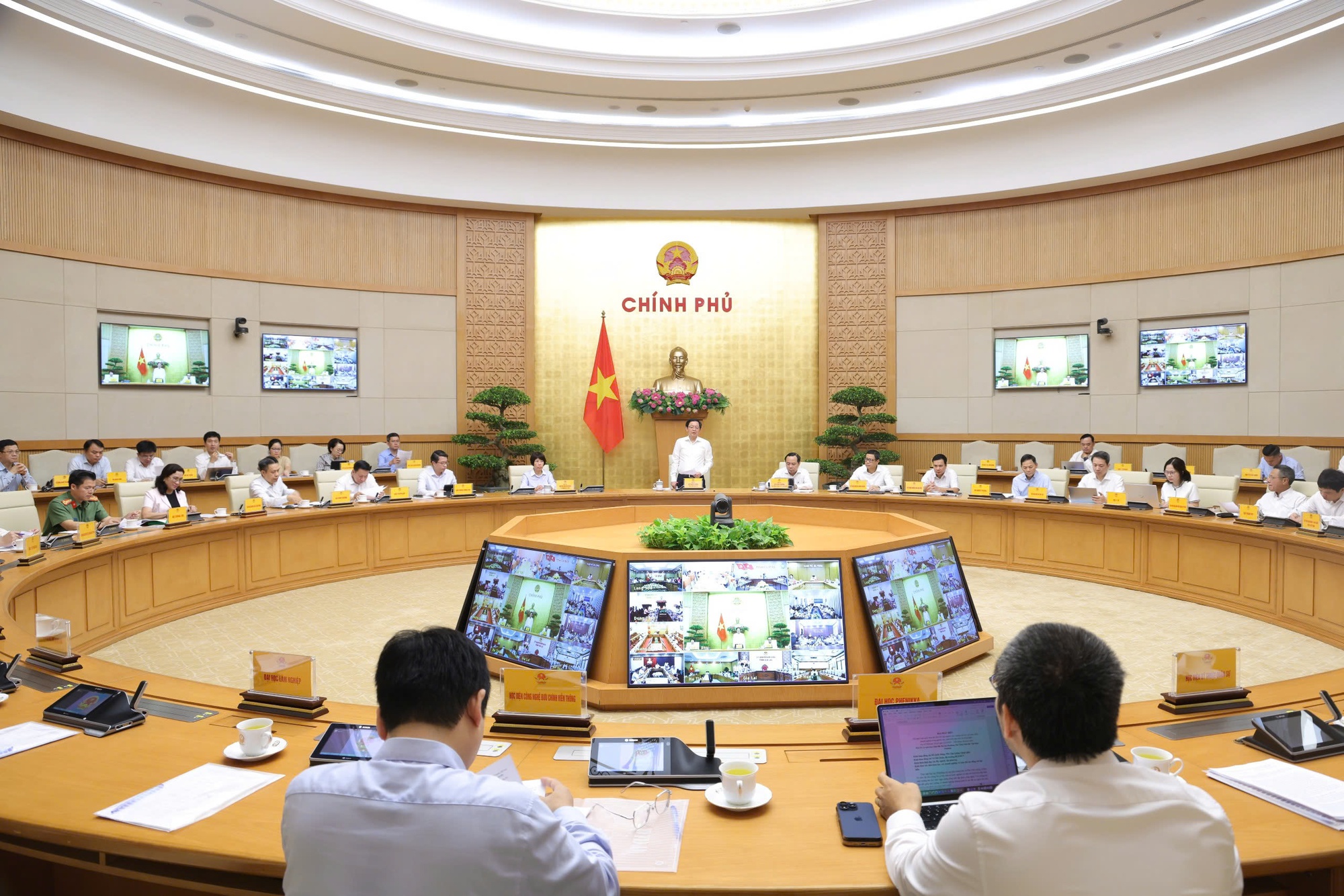 Gallery - Năm 2027, ít nhất 30% đề tài nghiên cứu phải gắn với doanh nghiệp - image 1