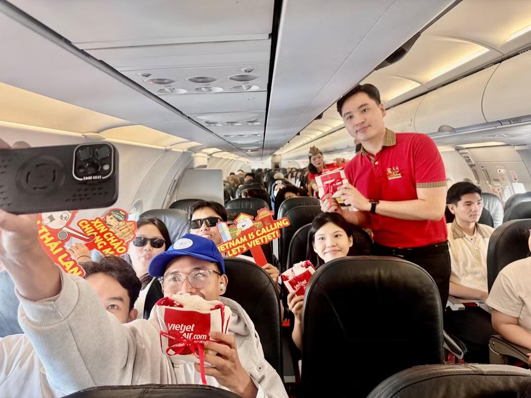 Vietjet khai trương đường bay TP HCM – Chiang Mai - Ảnh 1.