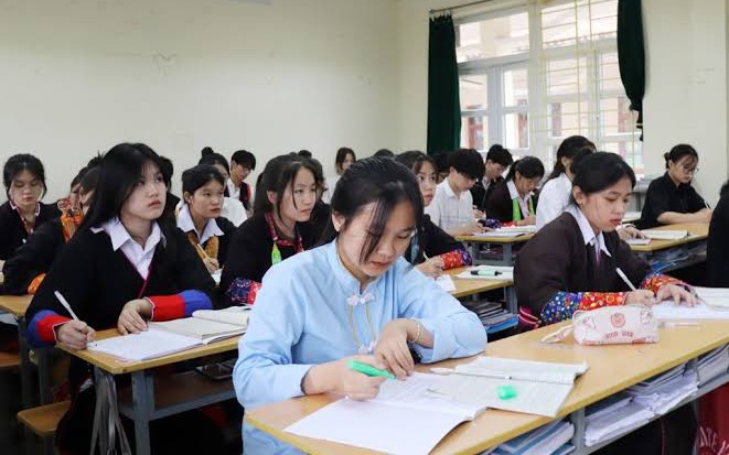 Điều kiện giảm 70% học phí cho sinh viên dân tộc thiểu số