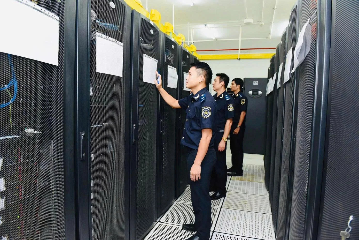 Từ chatbot AI đến cửa khẩu thông minh: Cuộc cách mạng số toàn diện của Hải quan - Ảnh 1.