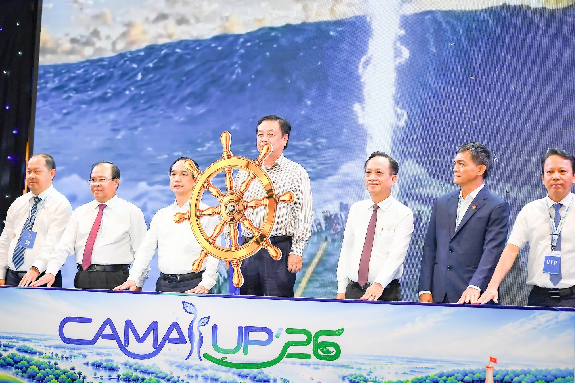 Cà Mau muốn nâng giá trị con tôm, cánh rừng bằng công nghệ và đổi mới sáng tạo - Ảnh 1.