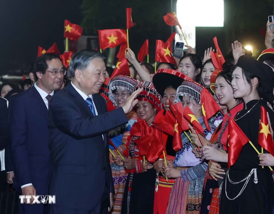 Tổng Bí thư, Chủ tịch nước Tô Lâm dự Lễ kỷ niệm 195 năm tỉnh Thái Nguyên và khai mạc Festival Trà quốc tế- Thái Nguyên 2026 - Ảnh: TTXVN
