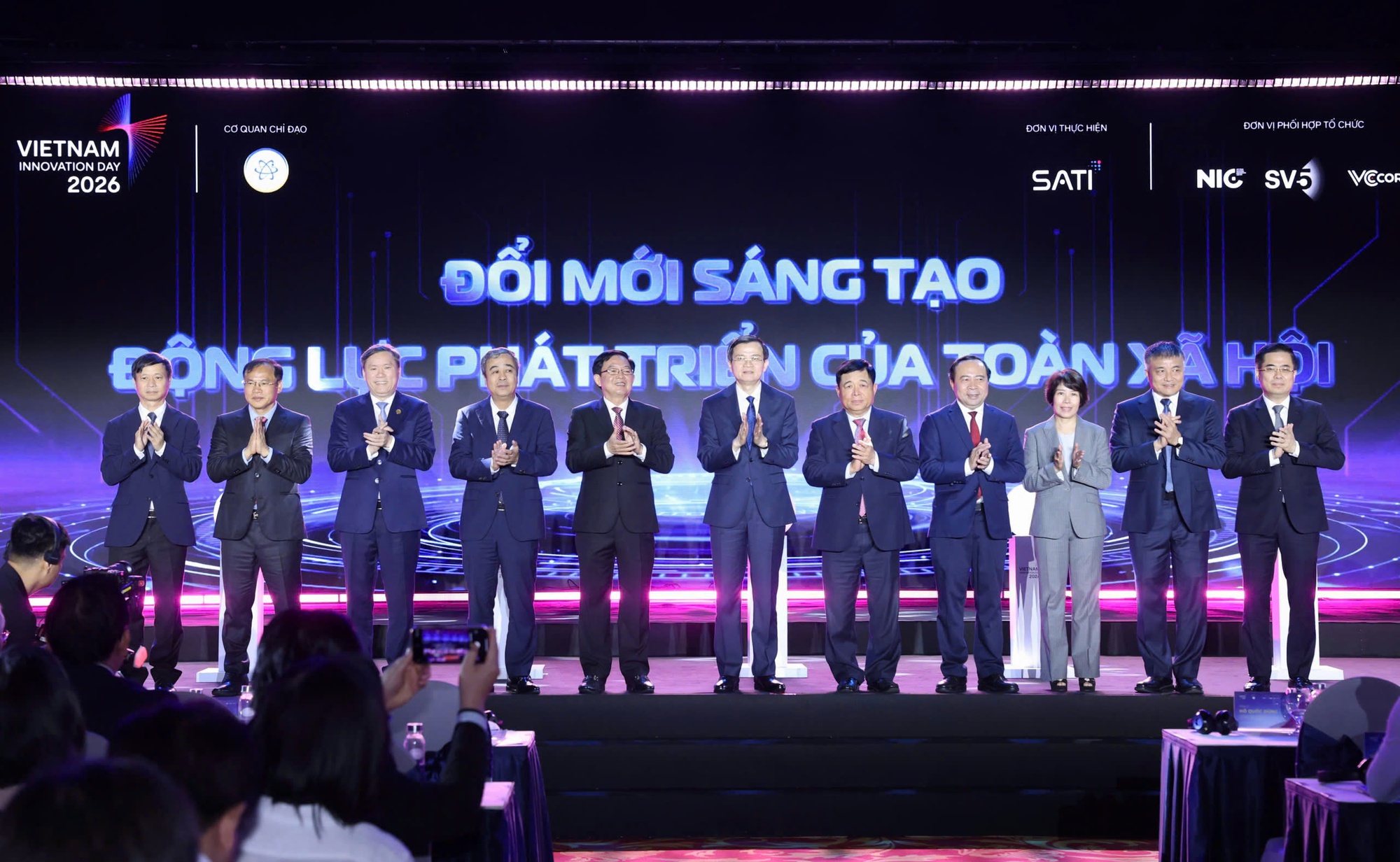 Phó Thủ tướng Hồ Quốc Dũng: Kích hoạt mạnh mẽ đổi mới sáng tạo trong toàn bộ nền kinh tế và xã hội- Ảnh 9.