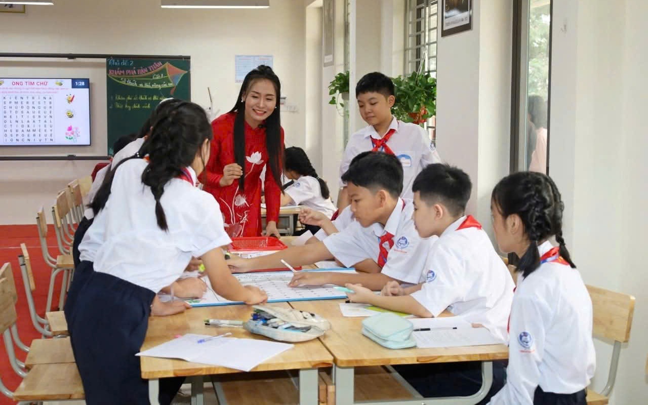 Thời gian giữ hạng chỉ tính năm trong biên chế?