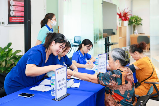 Long Châu và FPT Shop cùng được vinh danh với 3 giải thưởng tại Better Choice Awards 2026- Ảnh 2.