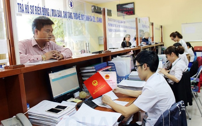 Hiện trạng đất không khớp sổ đỏ, áp dụng quy định nào để cấp đổi?