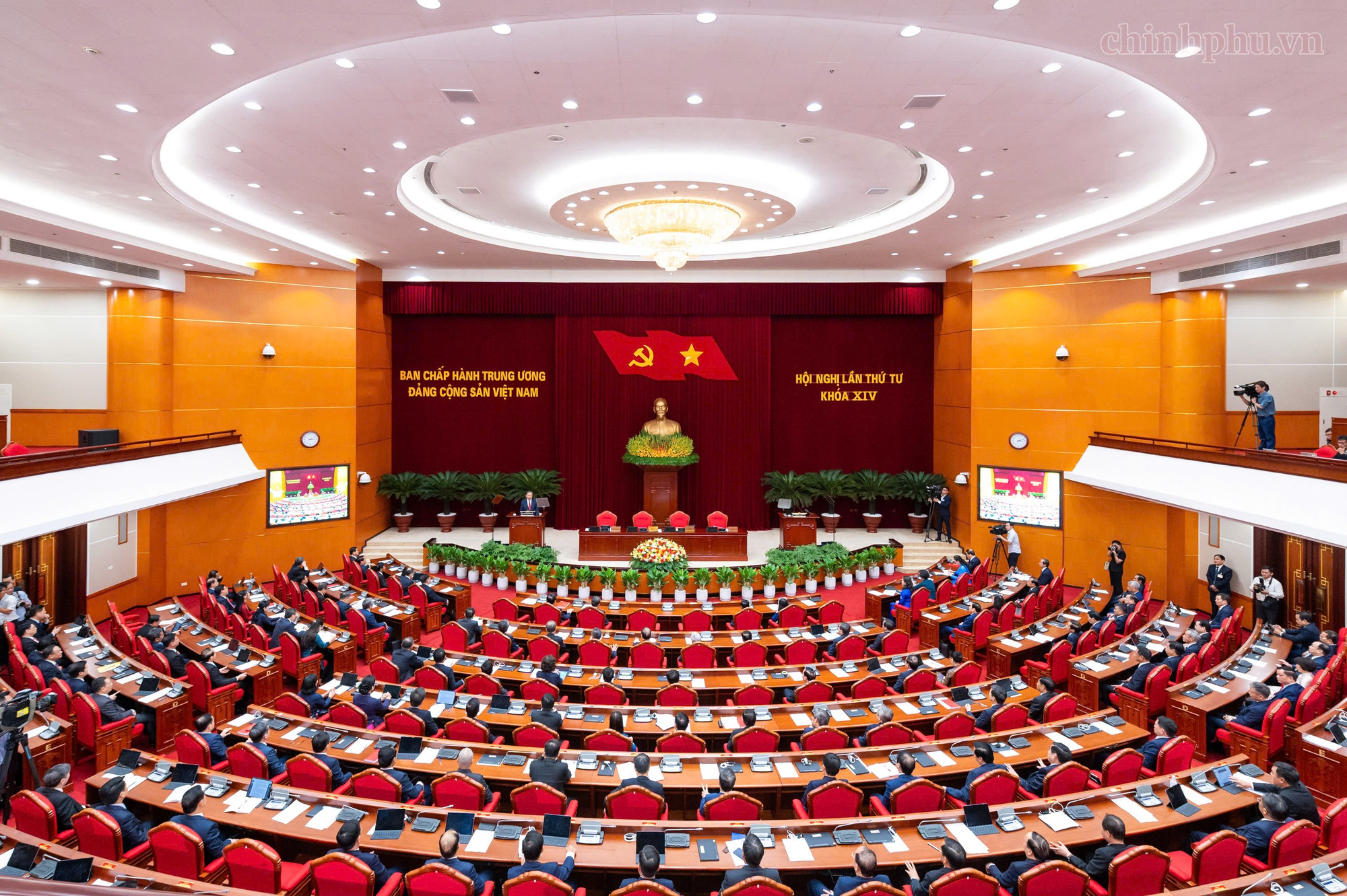 Bế mạc Hội nghị lần thứ tư Ban Chấp hành Trung ương Đảng khóa XIV - Ảnh: chinhphu.vn
