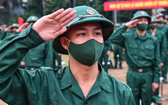 Đang học chương trình giáo dục thường xuyên có được tạm hoãn gọi nhập ngũ?