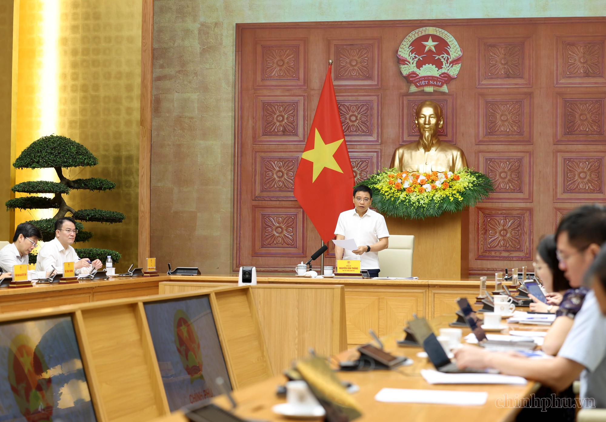 Phó Thủ tướng Nguyễn Văn Thắng yêu cầu rà soát, không để giá hàng hóa tăng bất hợp lý- Ảnh 3.