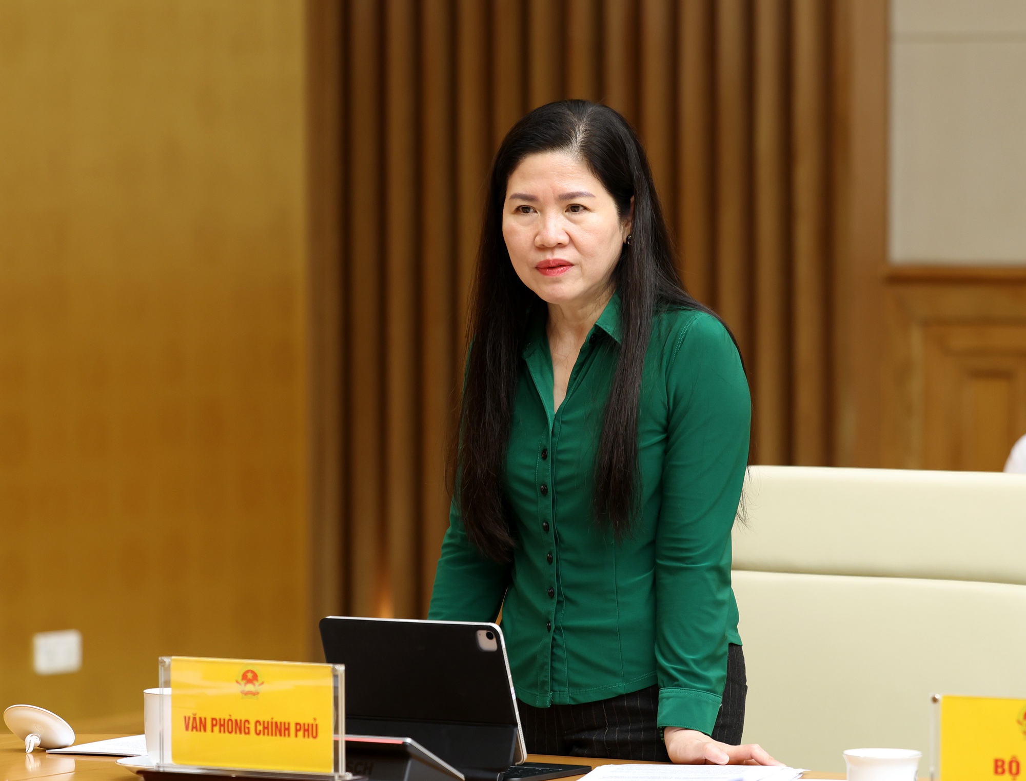 Phó Thủ tướng Nguyễn Văn Thắng yêu cầu rà soát, không để giá hàng hóa tăng bất hợp lý- Ảnh 7.
