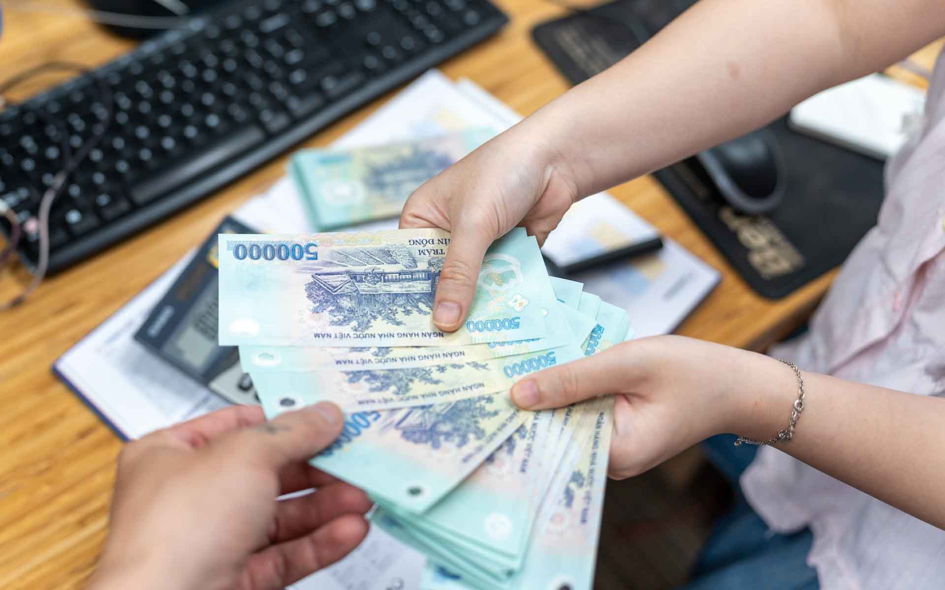 Viên chức thú y sau sắp xếp có được hưởng tiếp phụ cấp ưu đãi nghề?