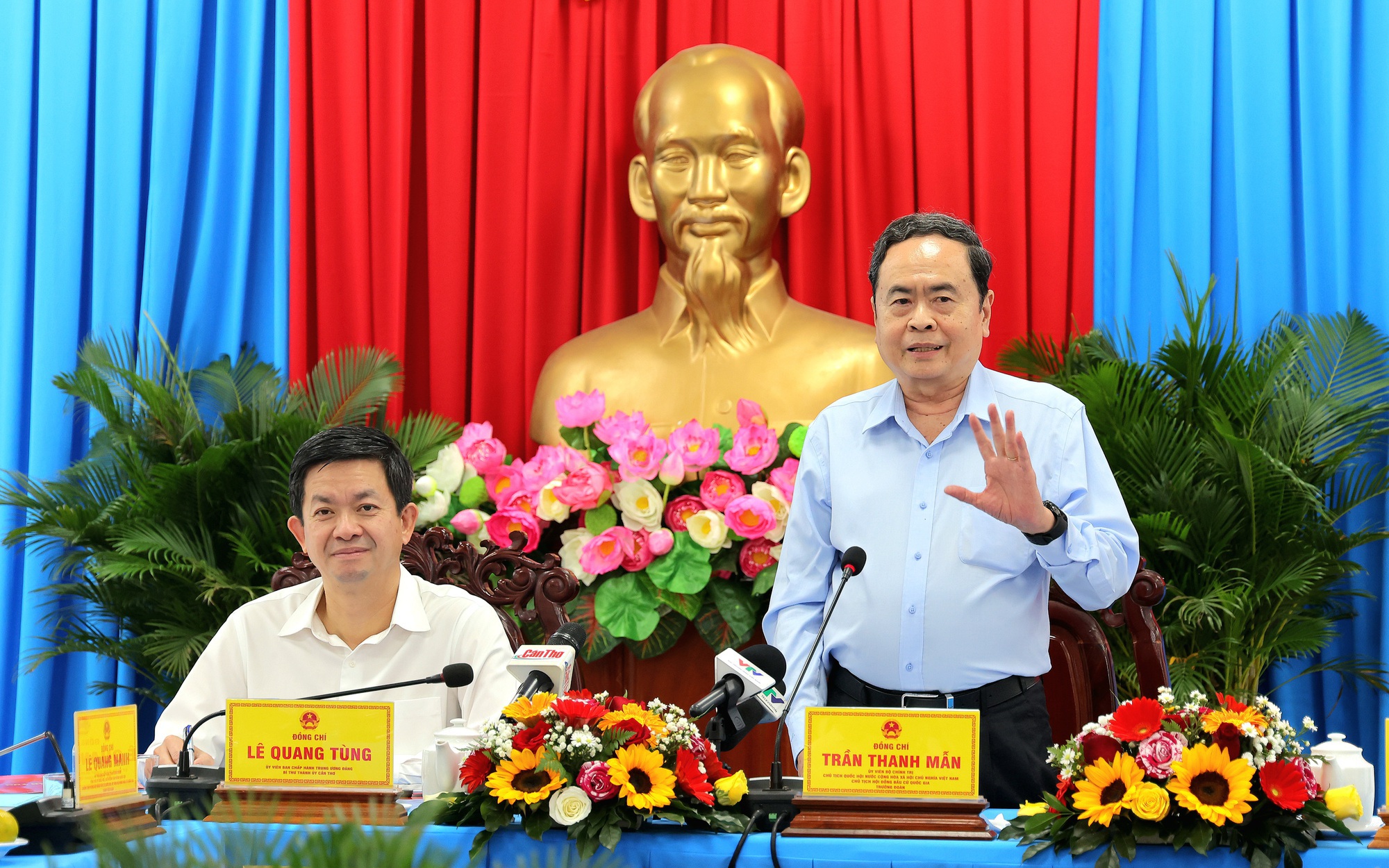 Chủ tịch Quốc hội Trần Thanh Mẫn kiểm tra, làm việc với Ủy ban Bầu cử TP. Cần Thơ