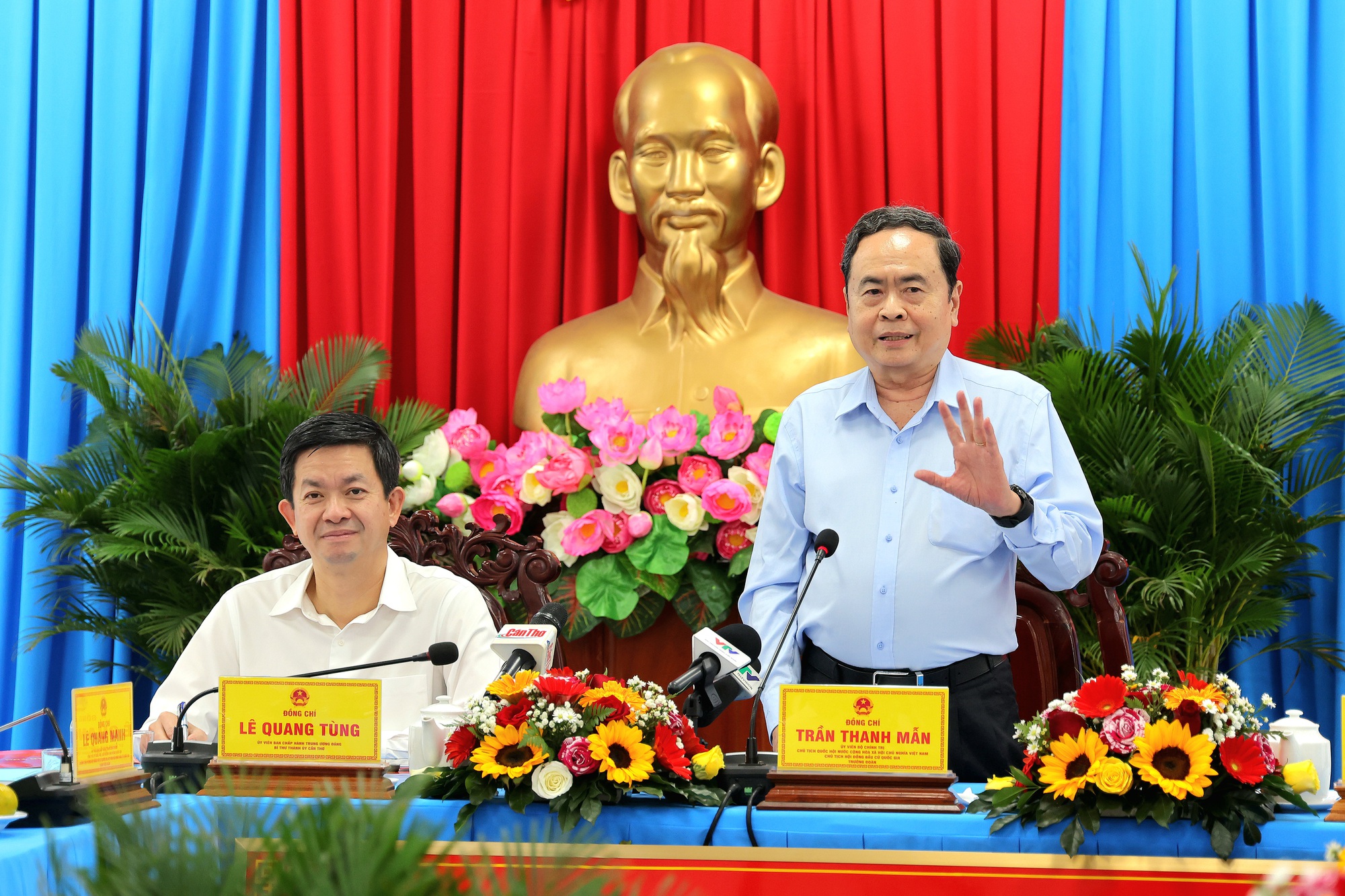 Chủ tịch Quốc hội Trần Thanh Mẫn kiểm tra, làm việc với Ủy ban Bầu cử TP. Cần Thơ- Ảnh 2. Chủ tịch Quốc hội Trần Thanh Mẫn kiểm tra, làm việc với Ủy ban Bầu cử TP. Cần Thơ- Ảnh 2.