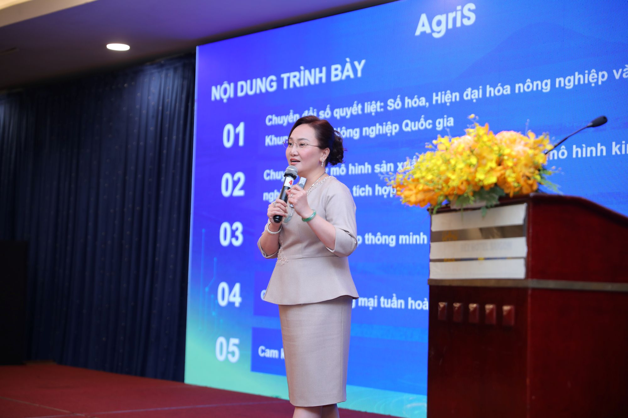 Chủ tịch AgriS Đặng Huỳnh Ức My tham gia Hội đồng Cố vấn Chiến lược Đổi mới sáng tạo Đại học Quốc gia TPHCM- Ảnh 2. Chủ tịch AgriS Đặng Huỳnh Ức My tham gia Hội đồng Cố vấn Chiến lược Đổi mới sáng tạo Đại học Quốc gia TPHCM- Ảnh 2.