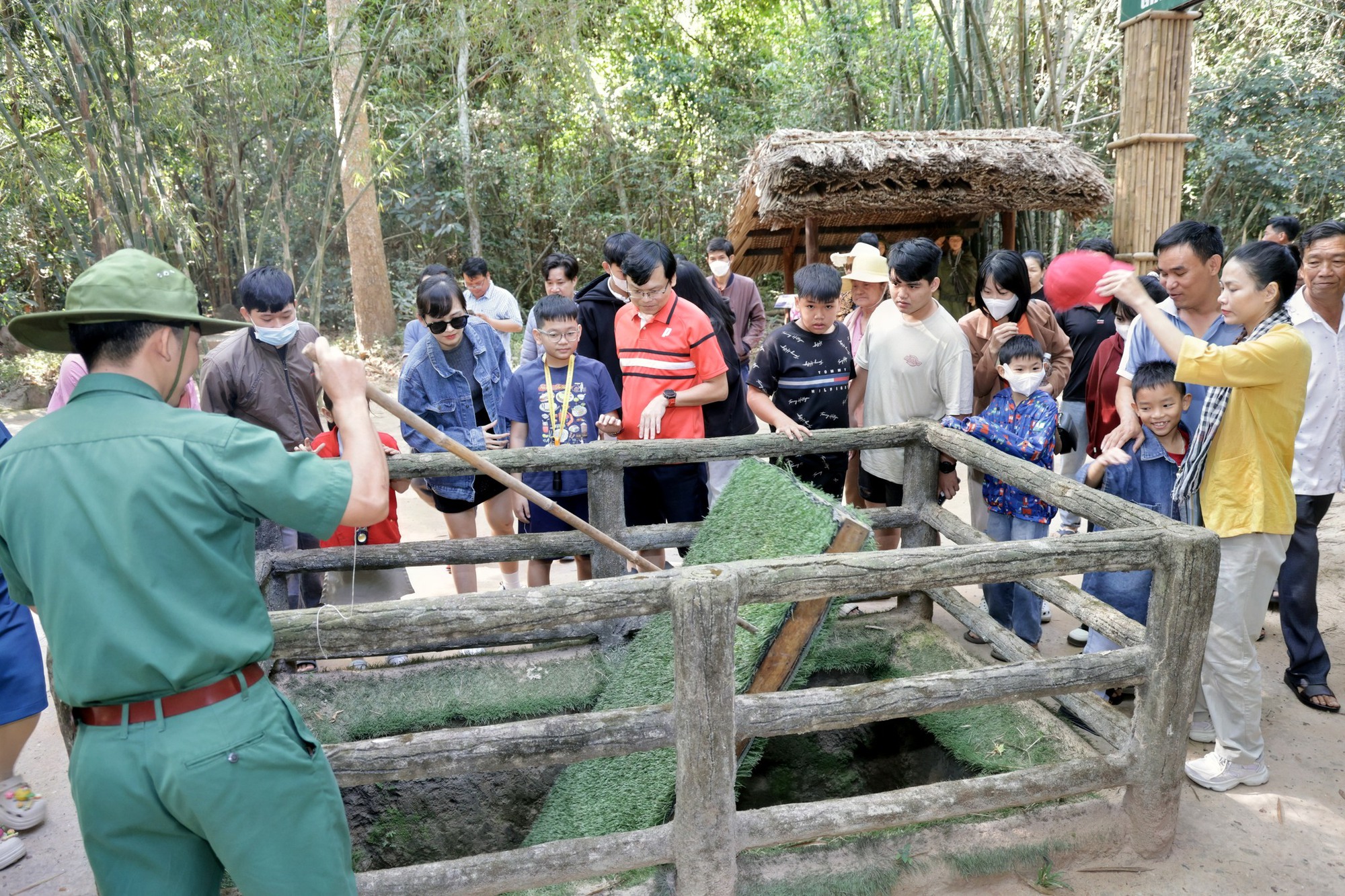 Một vòng TPHCM rộn ràng hương Tết, sắc Xuân- Ảnh 7.