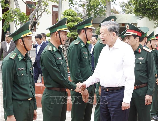 Tổng Bí thư Tô Lâm thăm, chúc Tết cán bộ, chiến sĩ đồn biên phòng EA H’Leo