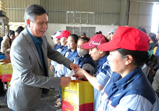 Lãnh đạo Đảng ủy MTTQ, các đoàn thể Trung ương tặng quà Tết hộ nghèo tại tỉnh Quảng Trị- Ảnh 5.