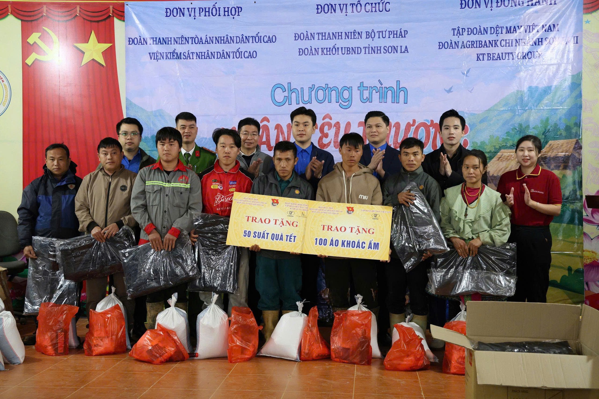 Xuân yêu thương-Tết ấm vùng cao: Hành trình Tết ấm tai Suối Tọ- Ảnh 2.