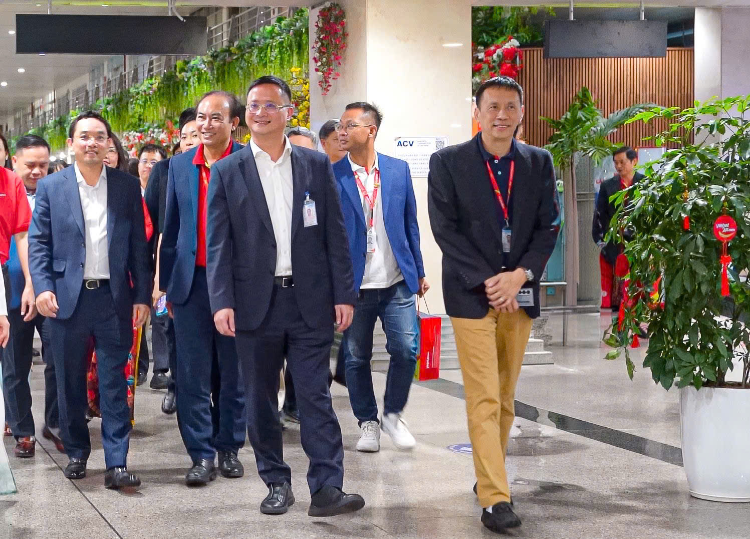 Giữ an toàn những chuyến bay sum vầy- Ảnh 4. Giữ an toàn những chuyến bay sum vầy- Ảnh 4.