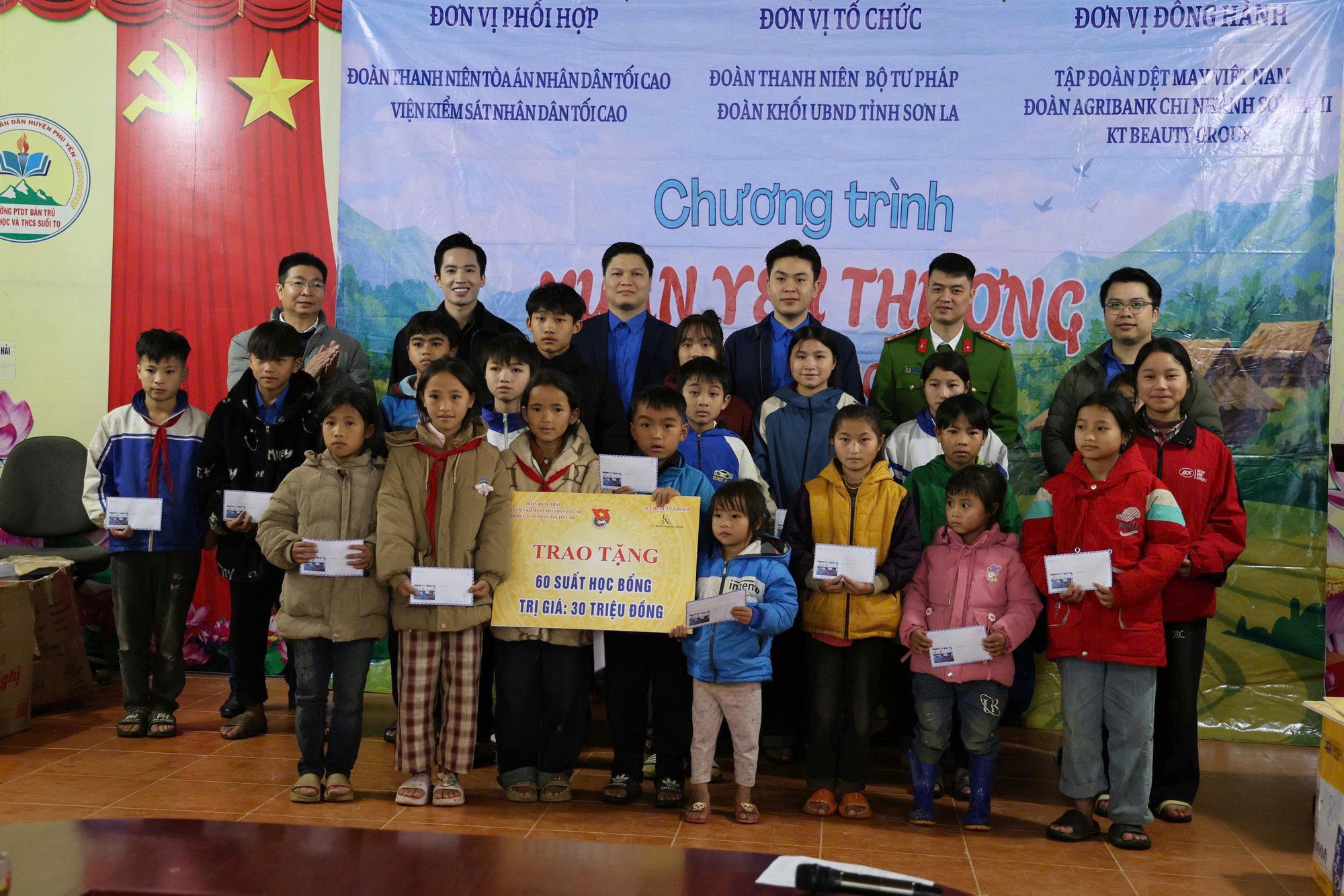 Xuân yêu thương-Tết ấm vùng cao: Hành trình Tết ấm tai Suối Tọ- Ảnh 3.