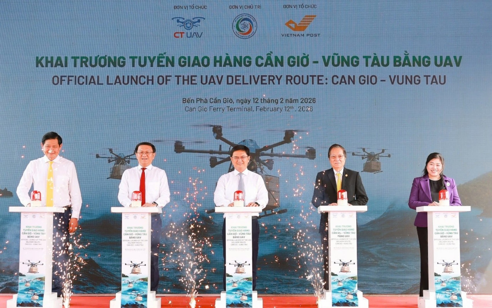 Thành phố đầu tiên ở ASEAN giao hàng vượt biển bằng UAV