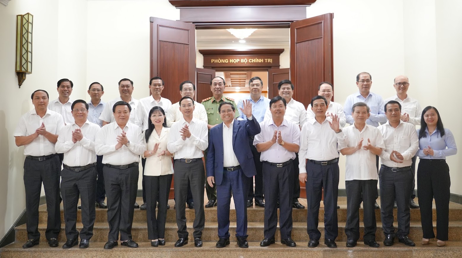 An Giang phát triển bứt phá trong kỷ nguyên số và tăng trưởng xanh- Ảnh 2.