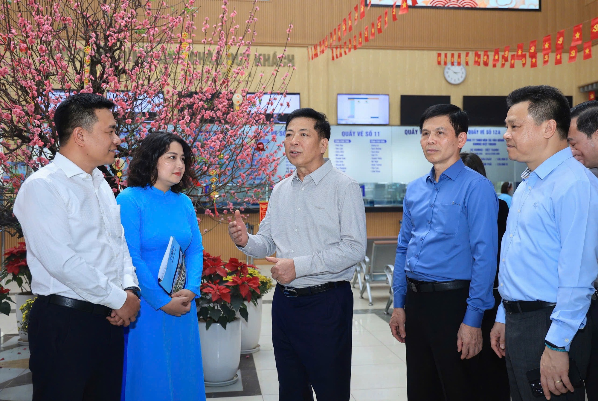 Vận tải an toàn, thông suốt trước thềm năm mới- Ảnh 3. Vận tải an toàn, thông suốt trước thềm năm mới- Ảnh 3.