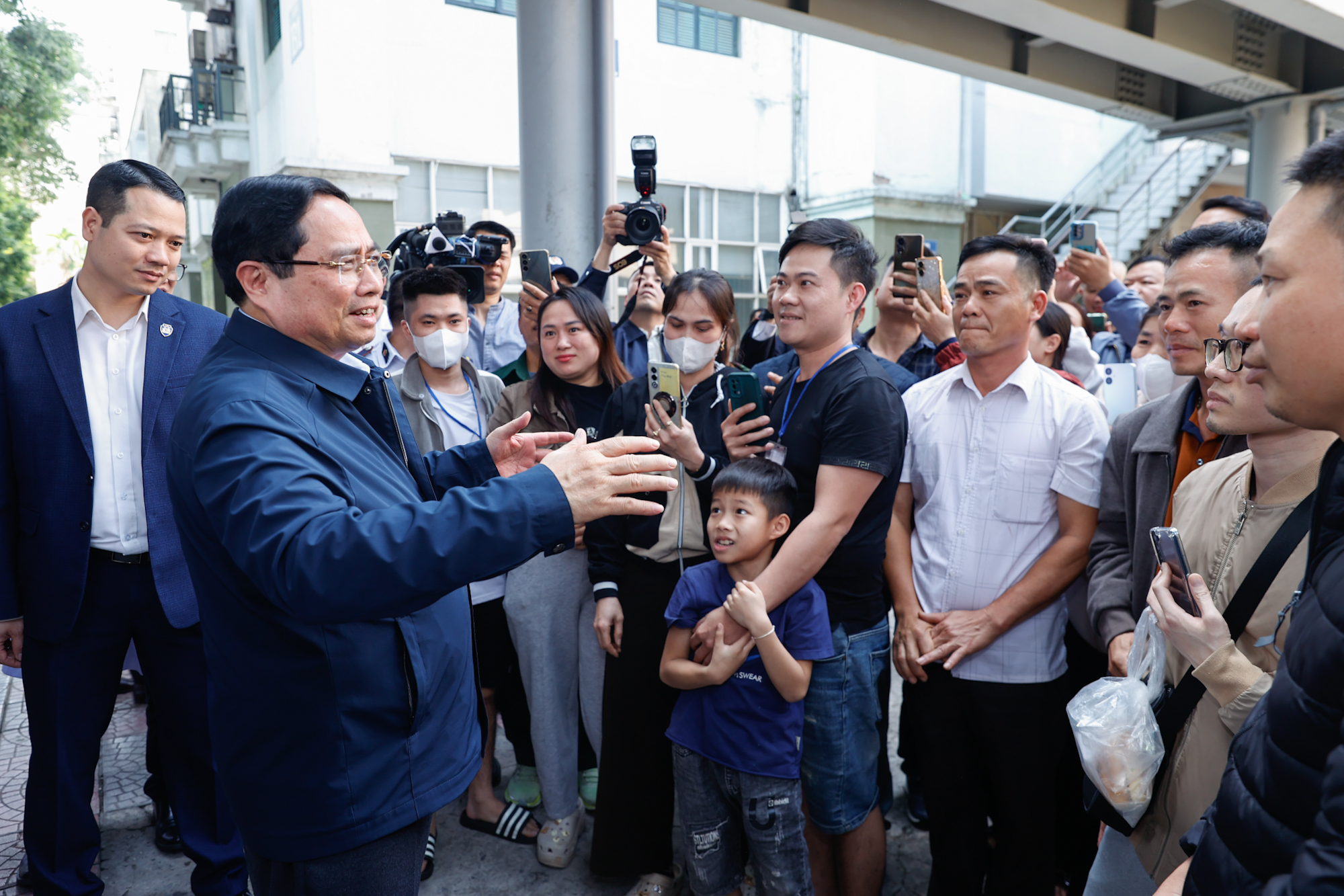 Thủ tướng: Phát huy vai trò các bệnh viện tuyến cuối 'giành giật sự sống, là hy vọng lớn nhất của người bệnh'- Ảnh 8. Thủ tướng: Phát huy vai trò các bệnh viện tuyến cuối 'giành giật sự sống, là hy vọng lớn nhất của người bệnh'- Ảnh 8.