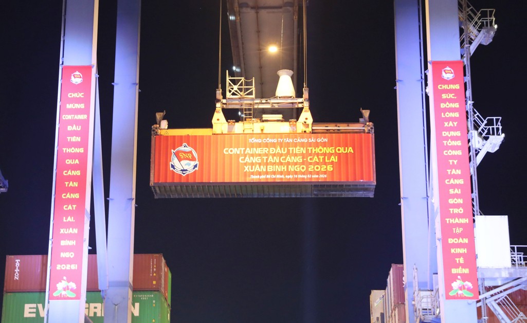 Phát lệnh làm hàng đầu xuân tại cảng Tân Cảng-Cát Lái- Ảnh 2.