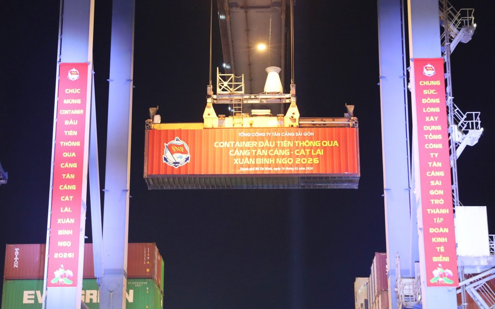 Phát lệnh làm hàng đầu xuân tại cảng Tân Cảng-Cát Lái