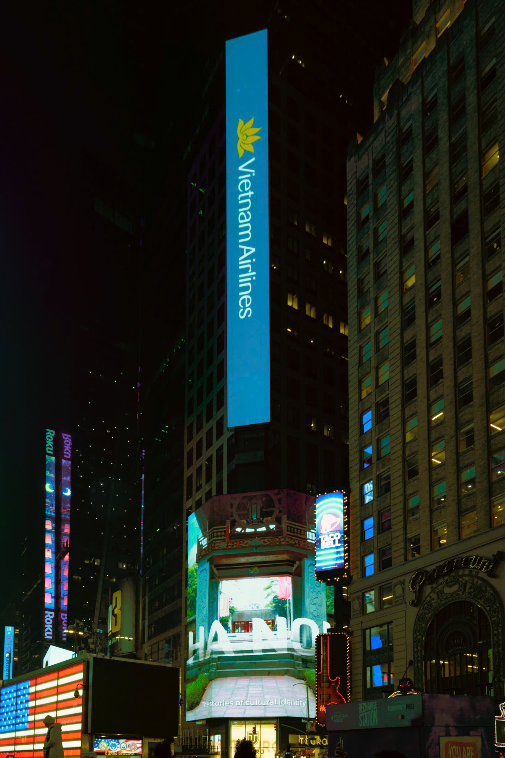 Khi hình ảnh đất nước Việt Nam tỏa sáng tại Times Square dịp Tết- Ảnh 2.