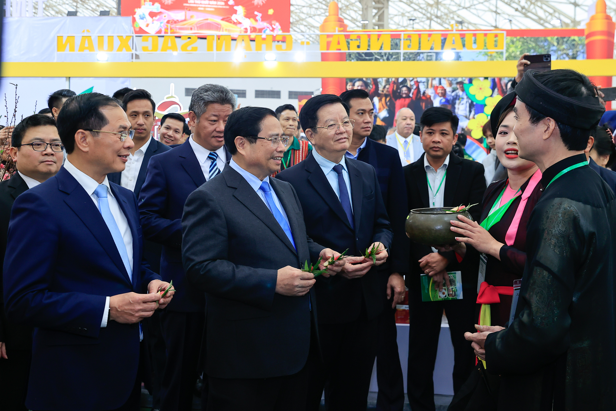 Phát biểu của Thủ tướng Chính phủ Phạm Minh Chính tại Lễ khai mạc Hội chợ Mùa Xuân lần thứ nhất năm 2026- Ảnh 3.